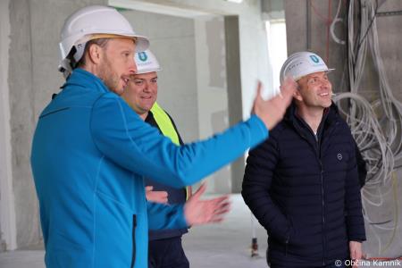 Ogled gradbišča nove Osnovne šole Frana Albrehta in seznanitev s potekom del občinskih svetnikov (55)